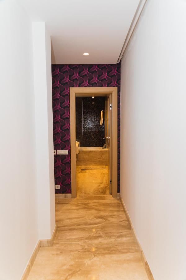 Appartement Luxury trip à Oradea Extérieur photo