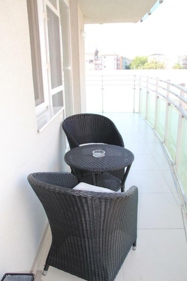 Appartement Luxury trip à Oradea Extérieur photo