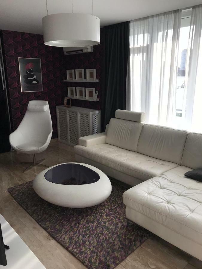 Appartement Luxury trip à Oradea Extérieur photo